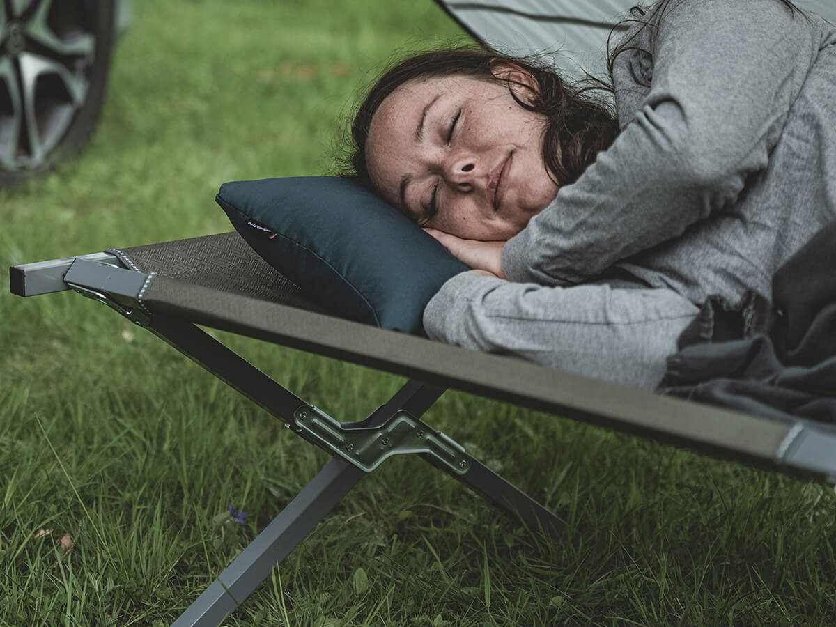 Huismerk Easy Camp Raven Compact Pillow