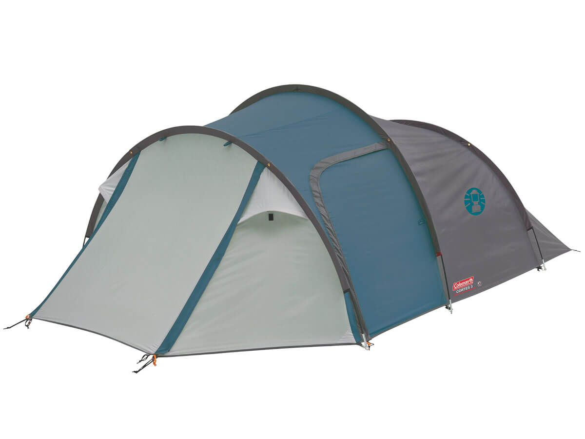 Zijaanzicht van de Coleman Cortes 3 tent met stevige constructie en waterdicht materiaal