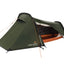 Zijaanzicht van de Easy Camp Sarek 1 Tent met taps toelopend ontwerp en ventilatieopeningen.