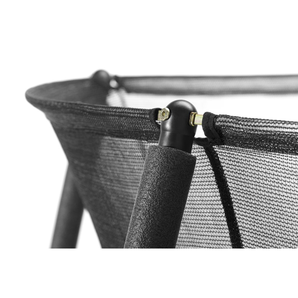 Detail van het gegalvaniseerde stalen frame van de Salta Comfort Edition trampoline 183 cm met zwarte coating