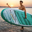  Hydro Force Huaka'i SUP board met surf leash voor extra veiligheid op het water.