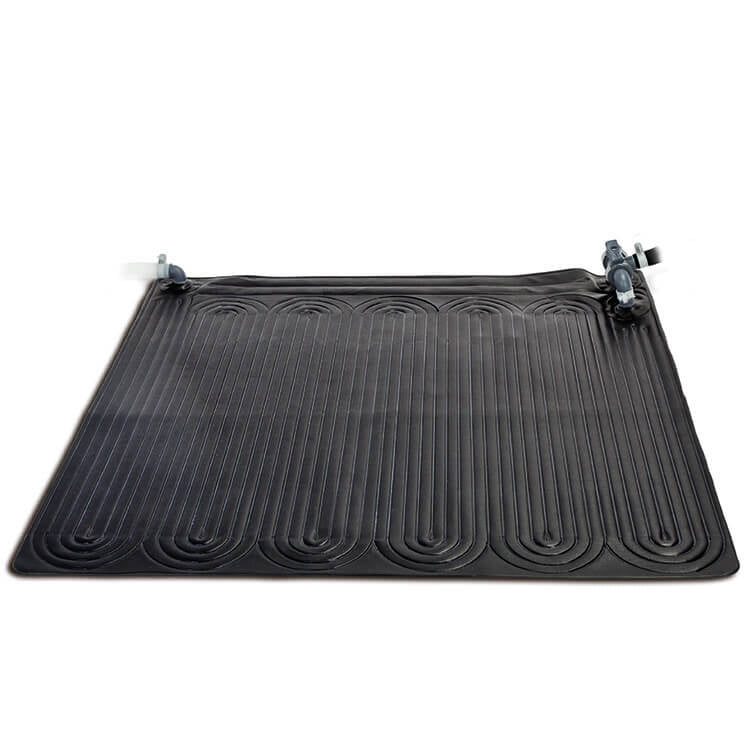 Meerdere Intex Solarmatten koppelbaar voor efficiënte zwembadverwarming.