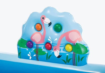 Jungle Adventure speelzwembad met ballengooispel en vijf meegeleverde speelballen.