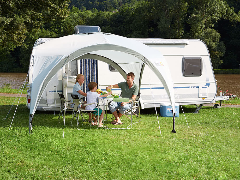 Partytent van Coleman geschikt voor kamperen en tuinfeesten, 3x3 meter.