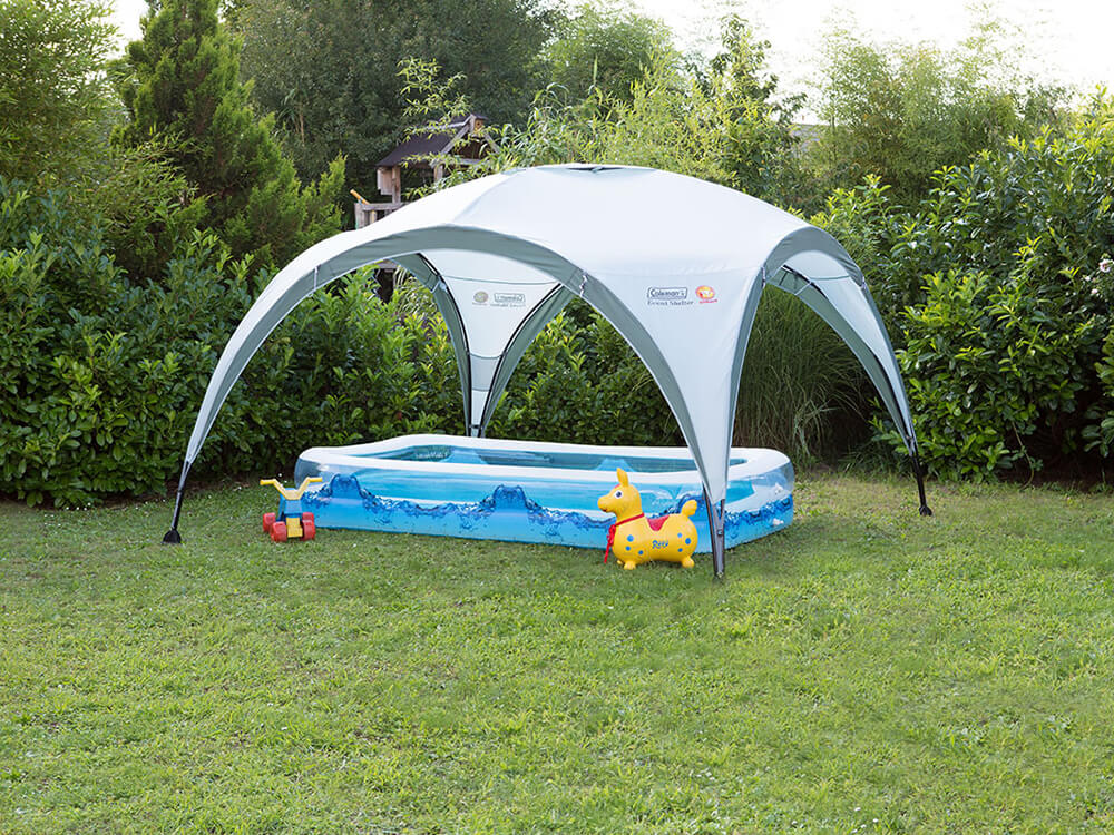 UV-Guard bescherming van de Coleman Event Shelter M partytent, ideaal voor zonnige dagen.